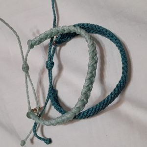2 Pura Vida bracelets